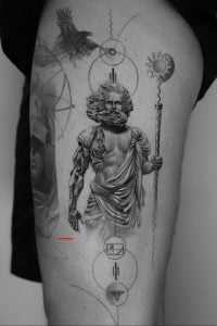 Fineline Tattoo-Stile mit griechischem Motiv.