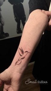 Kleines und Minimal Fine-Line Tattoo