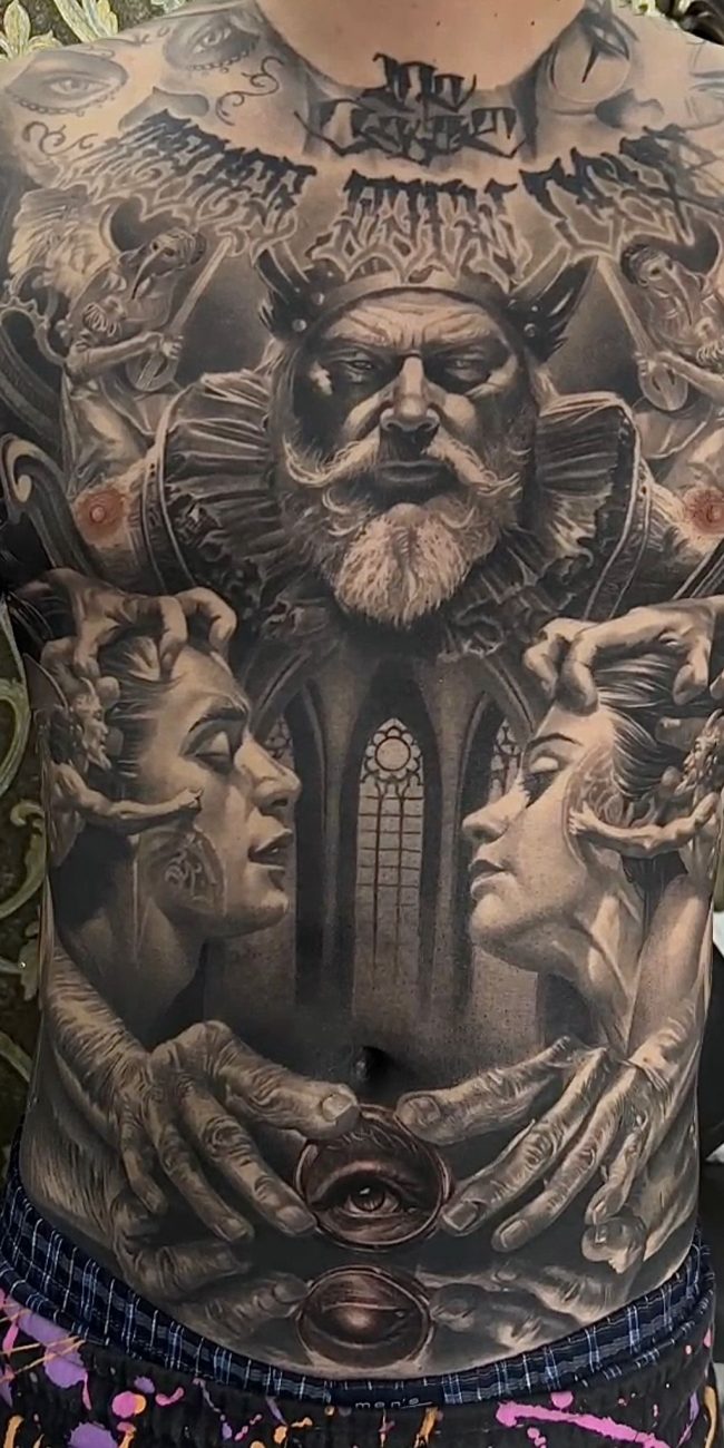 Tattoo Studio Friedberg Großes Front Tattoo Black & Grey