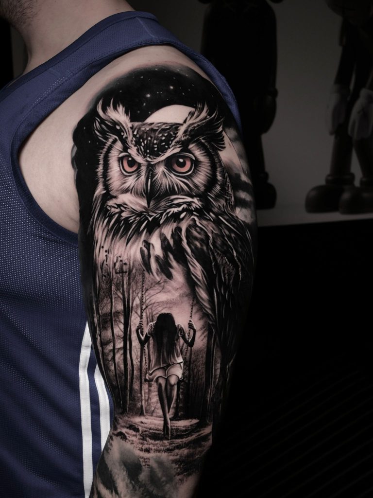 Eulen Tattoo Schulter detailreich Studio One 1 Ink