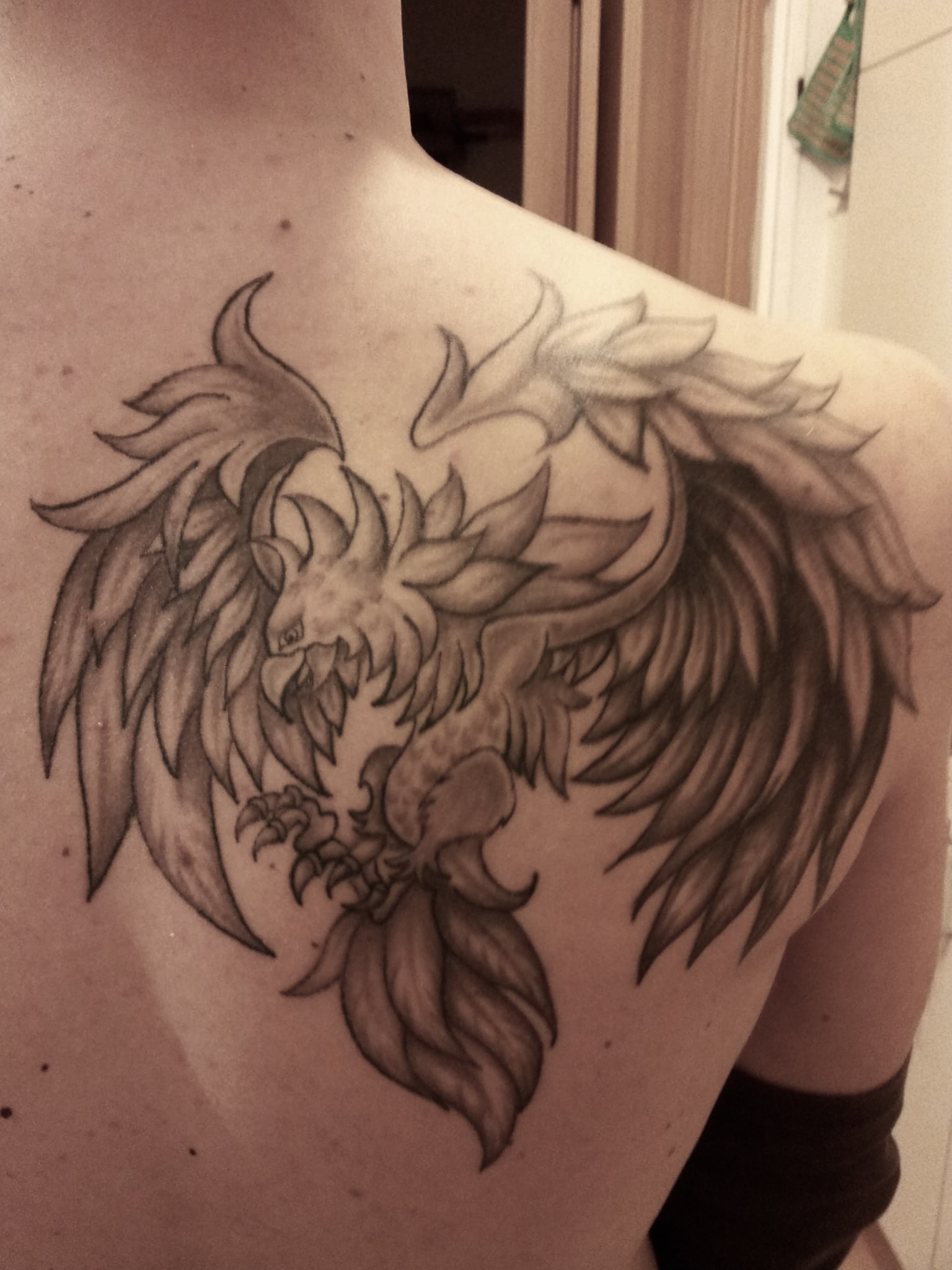 Cover-Up Tattoo Fluegel Schulter Sketch Style Studio One 1 Ink